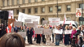 „Dobra szkoła – silna Polska”. W Warszawie protest przeciw „reformom” Nowackiej