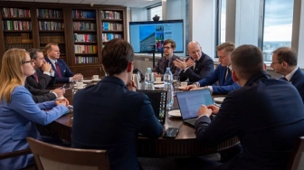 Europejscy politycy badają „demokrację walczącą” Tuska. Wstrząsające relacje sędziów, prokuratorów i obywateli