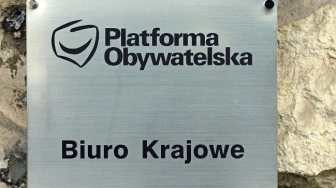 Zdarzenie przed biurem PO. Policja ma sprawcę