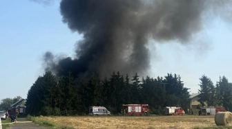 Ogromny pożar hali w Siarzewie