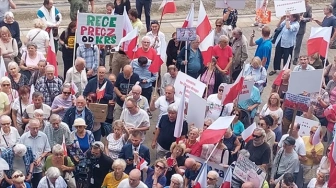 Polacy wspierają KRS - demonstracja przed Krajową Radą Sądownictwa