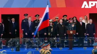 Krótka parada Putina i długa propaganda. Kreml znów o... „agresywnym NATO”