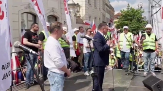 Ogromna demonstracja w Warszawie. „Ktoś nam próbuje ukraść nasz kraj”