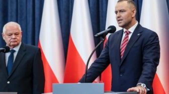 Kuźmiuk: Te ataki rządzących na propozycję SAFE 0% pokazują, że nie chodzi im o uzbrojenie armii