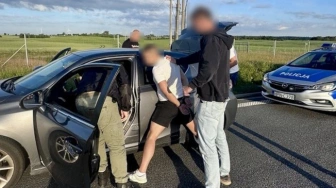 Oszukali Polaków na nawet kilkaset tysięcy złotych. Tczewska policja zatrzymała dwóch Ukraińców