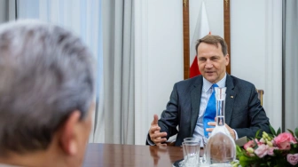 Sikorski o słowach Kaczyńskiego: brednie!