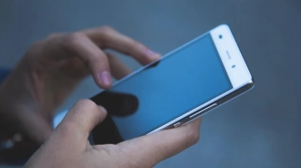 Bank w kieszeni. Polacy porzucają komputery na rzecz aplikacji mobilnych