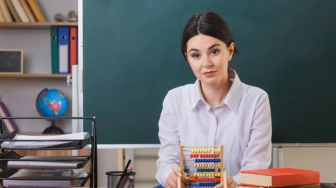 Jakie studia podyplomowe z zakresu pedagogiki wybrać? Najciekawsze kierunki [Materiał promocyjny]