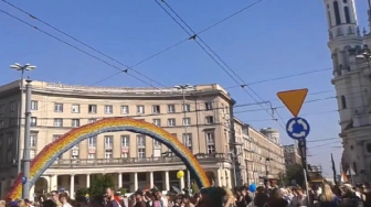Tęcza znów ma stanąć na Pl. Zbawiciela w Warszawie