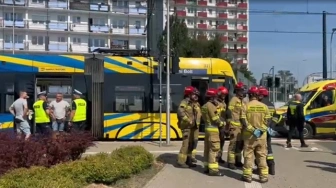 Toruń: Zderzenie tramwajów w centrum – kilkanaście osób rannych, w tym dzieci