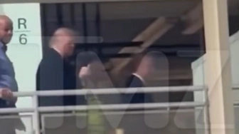 Fabryczna prowokacja i środkowy palec Trumpa [Wideo]