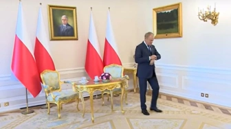 Lekcja savoir-vivre’u dla Tuska od Żukowskiej