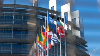 Jawor cofa "uchwałę antymigrancką" pod presją zarania funduszy UE?