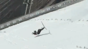 Dramat na skoczni mamuciej w Planicy. Groźny upadek przerwał trening przed finałem [Wideo]