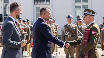 Ośmiu nowych generałów w Wojsku Polskim. Prezydent Nawrocki wręczył awanse w Belwederze