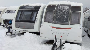 Handlowali skradzionymi przyczepami kempingowymi. Zabezpieczony mienie warte miliony złotych