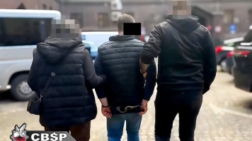 Ścigani przez Interpol ukrywali się w Polsce. Dwie osoby w rękach policji