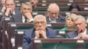 „Tusk i Giertych wystawili recenzję”. Exposé szefa MSZ znudziło Koalicję Obywatelską?