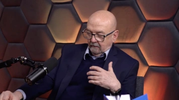 Prof. Legutko dosadnie o Tusku: Z chamstwa zrobił sposób na politykę