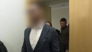 Adwokat od „trumien na kółkach” stara się o dozór elektroniczny