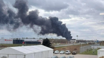 Ogromny pożar pod Warszawą. Na miejscu 21 zastępów straży pożarnej