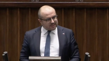 Jabłoński do rządzących: Na kolanach płaszczycie się przed niemieckim złodziejem