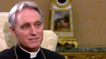 Abp Gänswein: Kreml wymierzył policzek papieżowi