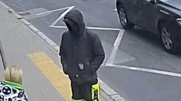 Opluł dziecko, bo miało inny kolor skóry. Teraz 28-latek może spędzić nawet 3 lata w więzieniu