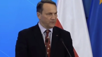 Ślamazarność rządu sięga zenitu. Sikorski nadal „przygotowuje ewakuację” Polaków z Bliskiego Wschodu