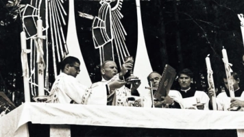 „To obraz oczyszczający". Nowy film o Janie Pawle II wchodzi do kin w całej Polsce