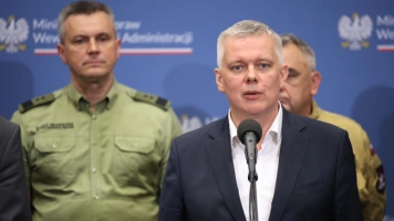 Połowa kraju zagrożona. Szef MSWiA: 20:00 to „godzina zero”