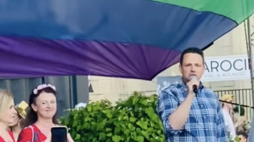 Trzaskowski ogłasza: USC będzie dokonywał transkrypcji aktów „małżeństw” jednopłciowych
