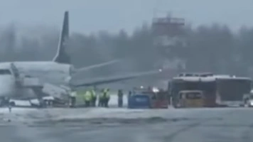 Niebezpieczne zdarzenie w Wilnie. Samolot PLL LOT wypadł z pasa