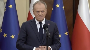Donald Tusk kreuje się na przeciwnika migracji. „Błędu z 2015 roku Unia już nie popełni”