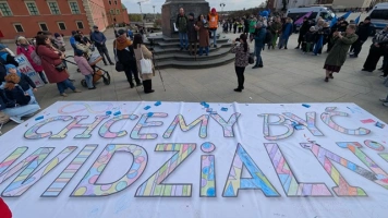 „Chcemy być widzialni”. Marsz dla Autyzmu w Warszawie z apelem o realne wsparcie do rządzących