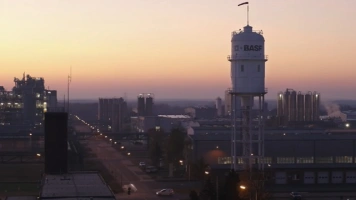 Z Internetu. Szczęsny: BASF przenosi się do Indii. Druga fala ucieczek niemieckiego przemysłu