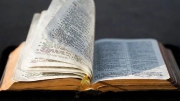 Słowo Boże na poranek: Pogódź się ze swoim przeciwnikiem szybko, dopóki jesteś z nim w drodze