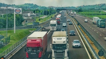 Giganci motoryzacji wygrywają z unijnym szaleństwem CO₂?