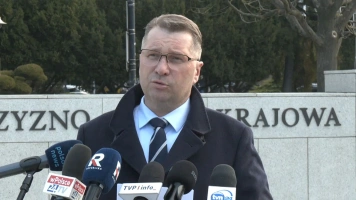 „To obraża inteligencję Polaków i honor żołnierzy!”. Czarnek odpowiedział Sikorskiemu