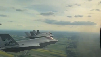 „Husarze” zameldowali się nad Polską. Historyczny przelot F-35 nad trzema miastami