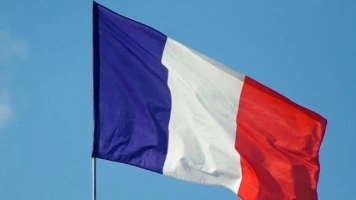 Francuskie ratusze bez flag UE. Lokalna decyzja czy sygnał politycznej zmiany?