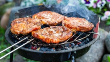 Majówka bez postu? Biskupi otwierają furtkę, ale stawiają warunki