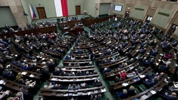 Koalicja Tuska próbuje gasić pożar. Sejm przyjął ustawę o zarobkach lekarzy
