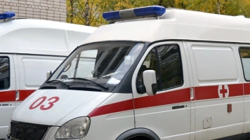 Londyn. Płonące karetki przy synagodze