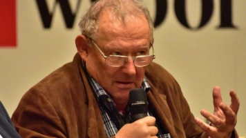 Kolejne katastrofy w Warszawie, a radni KO… honorują Michnika