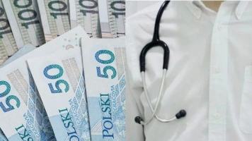 Miliony dla lekarzy, a szpital tonie w długach
