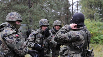 Sondaż: Polacy murem za WOT!