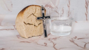 Dziś ścisły post! Kogo obowiązuje?