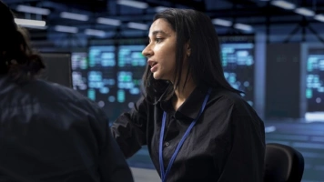 Chcesz pracować w służbach i zajmować się analizą spraw karnych? Wybierz studia licencjackie z kryminalistyki! [Materiał promocyjny]