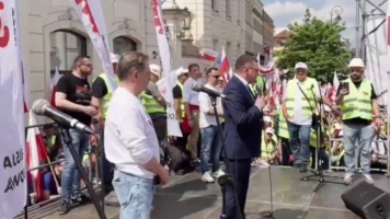 Ogromna demonstracja w Warszawie. „Ktoś nam próbuje ukraść nasz kraj”